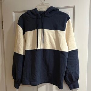 Market & Spruce Navy and Cream Women's Hoodie Medium NWT